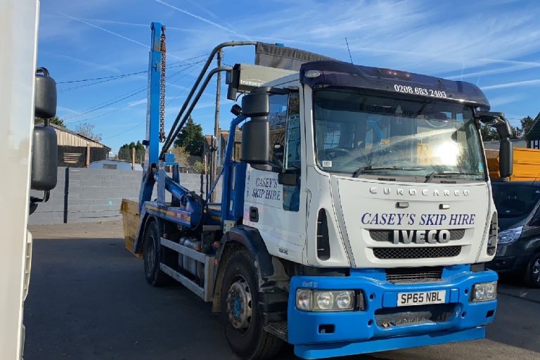caseys-skip-hire (3) caseys-skip-hire (3)
